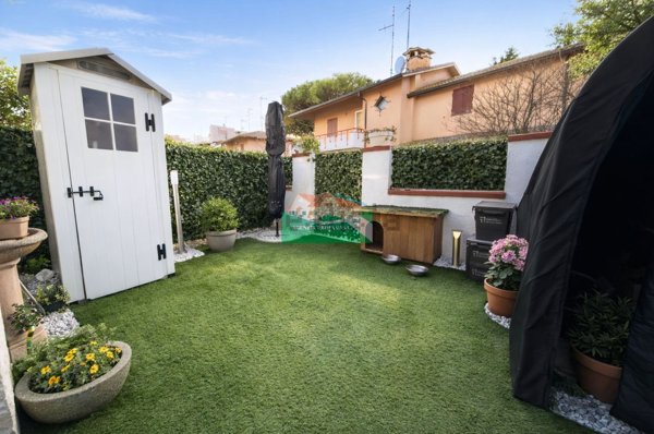 casa indipendente in vendita a Ravenna in zona Lido Adriano