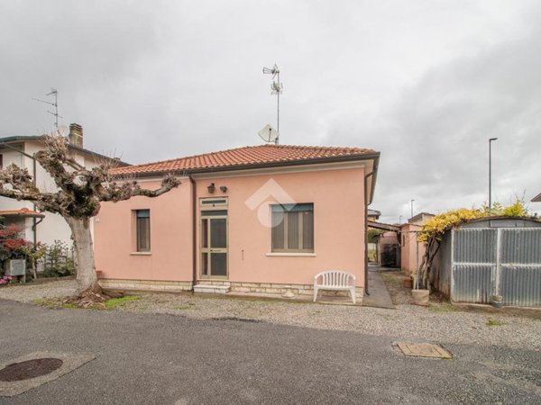casa semindipendente in vendita a Ravenna in zona Santo Stefano
