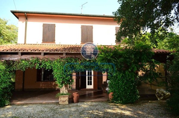 casa indipendente in vendita a Ravenna in zona Sant'Alberto
