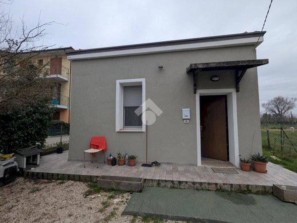 casa indipendente in vendita a Ravenna in zona Ammonite