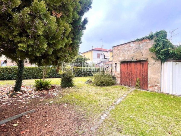 casa indipendente in vendita a Ravenna in zona Gambellara