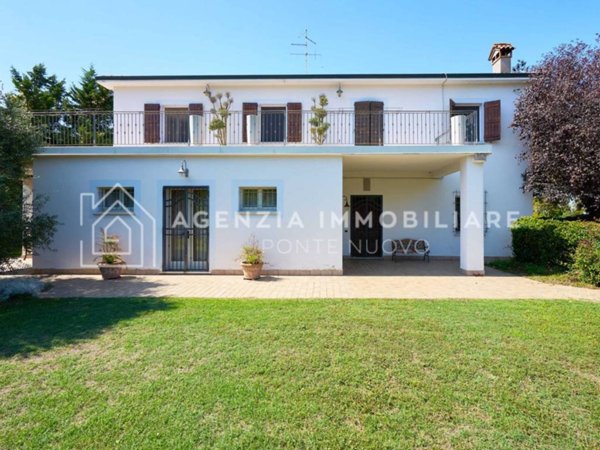 casa indipendente in vendita a Ravenna in zona Centro Storico