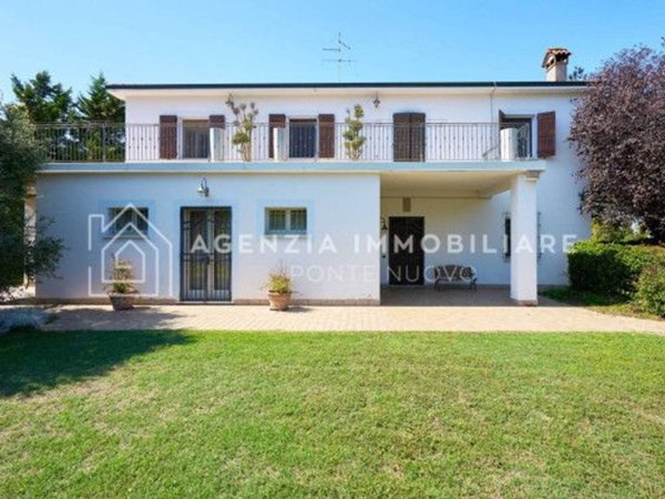 casa indipendente in vendita a Ravenna in zona Centro Storico