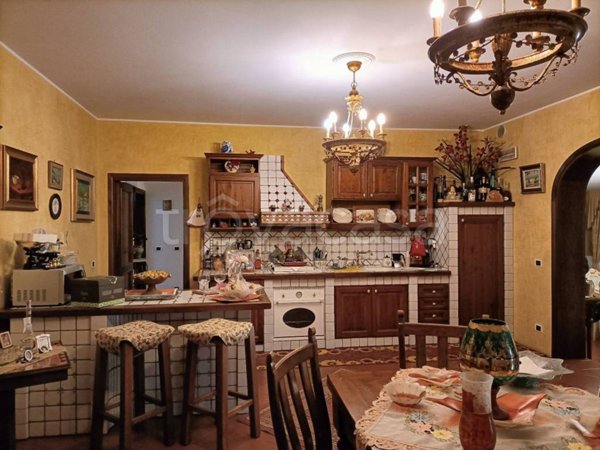 casa indipendente in vendita a Ravenna in zona Centro Storico