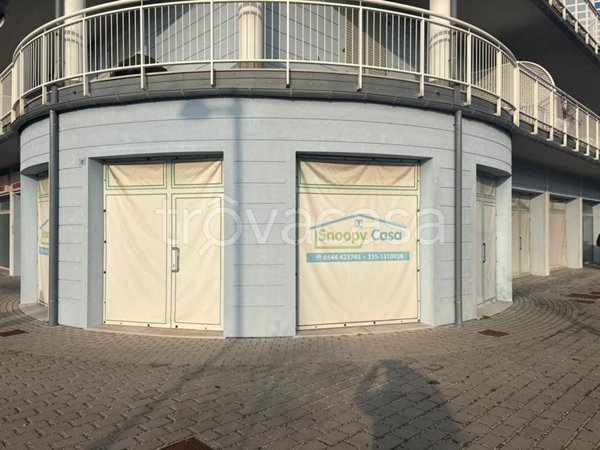 negozio in vendita a Ravenna in zona Porto Corsini