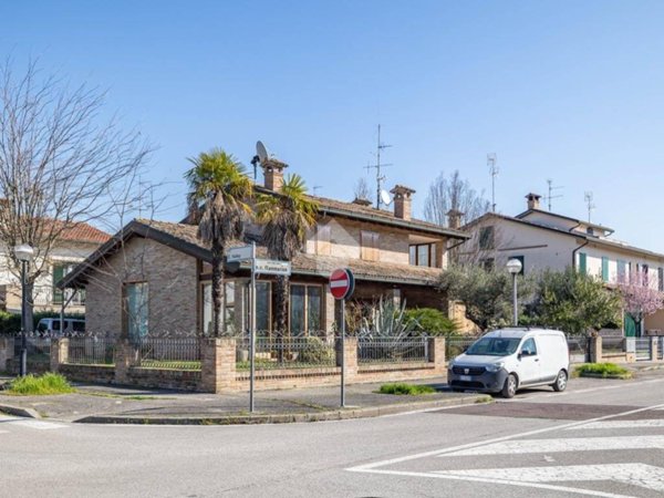 casa indipendente in vendita a Ravenna in zona Borgo Montone