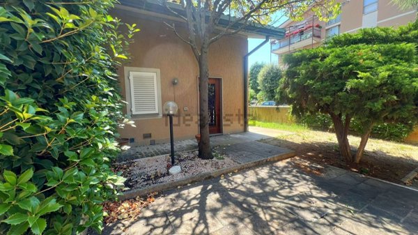 casa indipendente in vendita a Ravenna