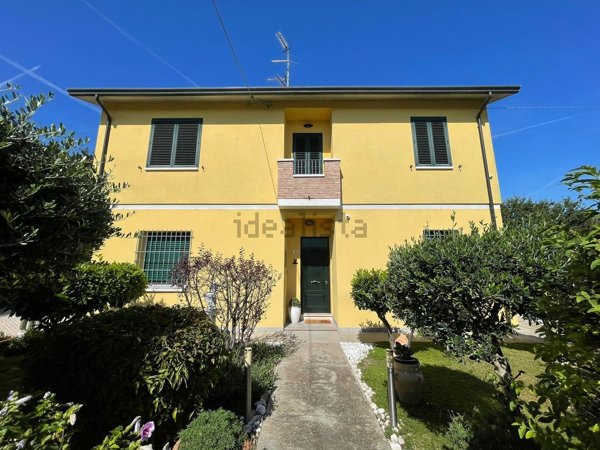casa indipendente in vendita a Ravenna in zona Porto Fuori