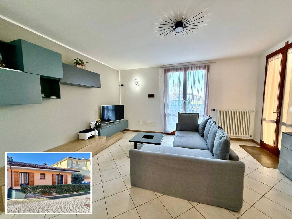 casa indipendente in vendita a Ravenna in zona Ammonite