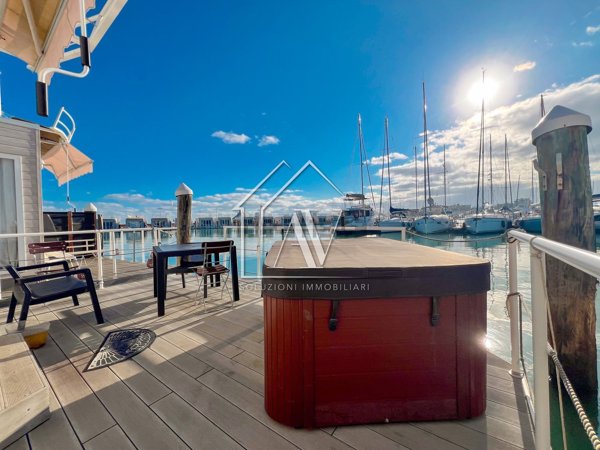 casa indipendente in vendita a Ravenna