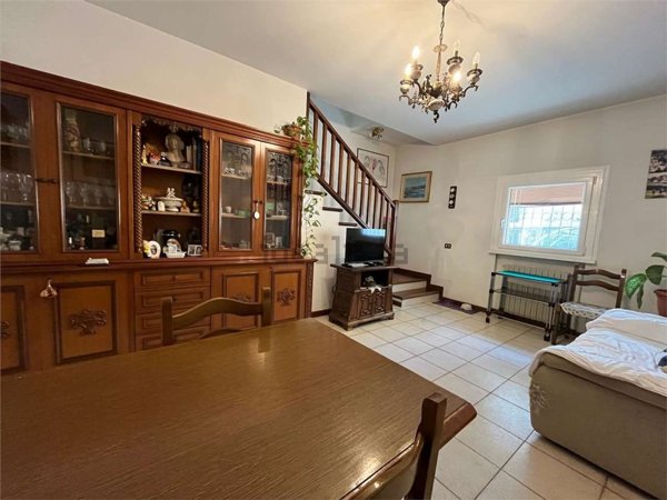 casa indipendente in vendita a Ravenna in zona Centro Storico