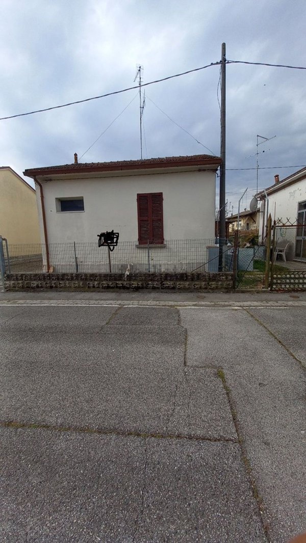 casa indipendente in vendita a Ravenna in zona San Bartolo