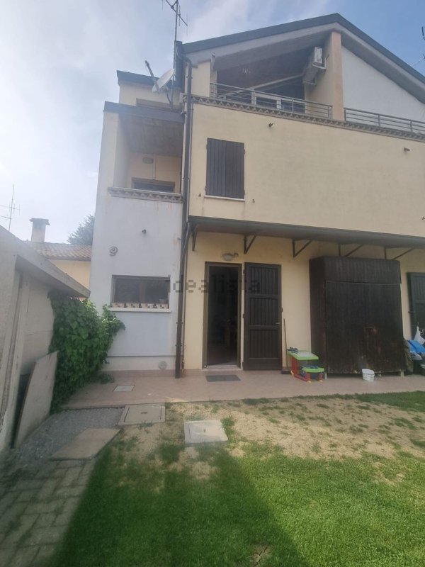 casa indipendente in vendita a Ravenna in zona San Pietro in Campiano