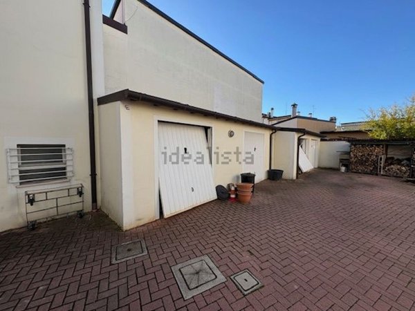 casa indipendente in vendita a Ravenna