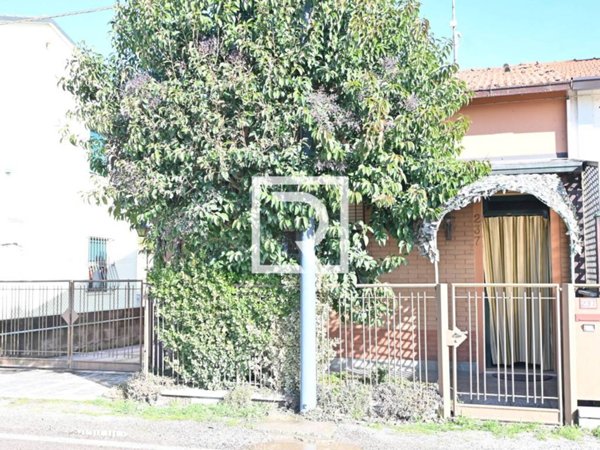 casa indipendente in vendita a Ravenna in zona Ammonite