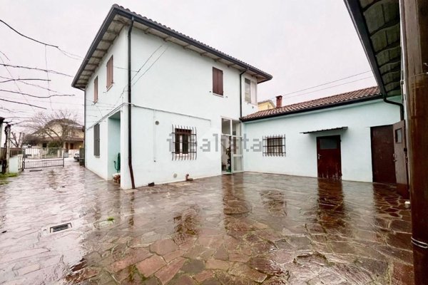 casa semindipendente in vendita a Ravenna in zona Piangipane