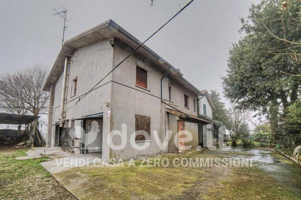 casa indipendente in vendita a Ravenna in zona Sant'Alberto