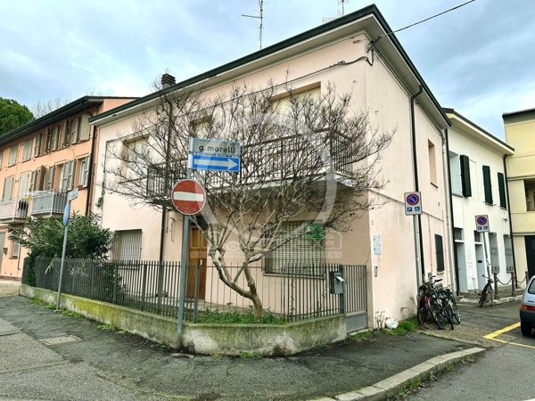 casa indipendente in vendita a Ravenna in zona Centro Storico