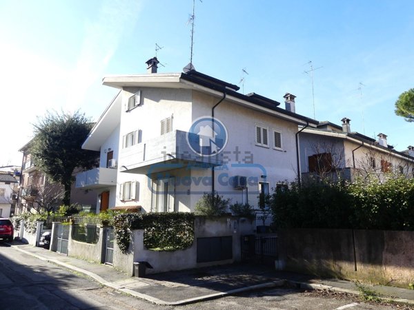 casa indipendente in vendita a Ravenna