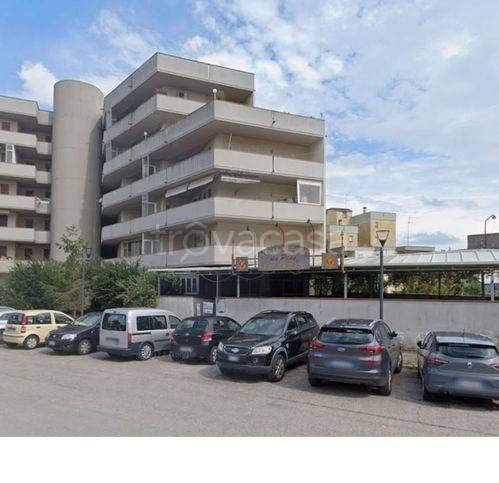 negozio in vendita a Ravenna in zona Lido Adriano