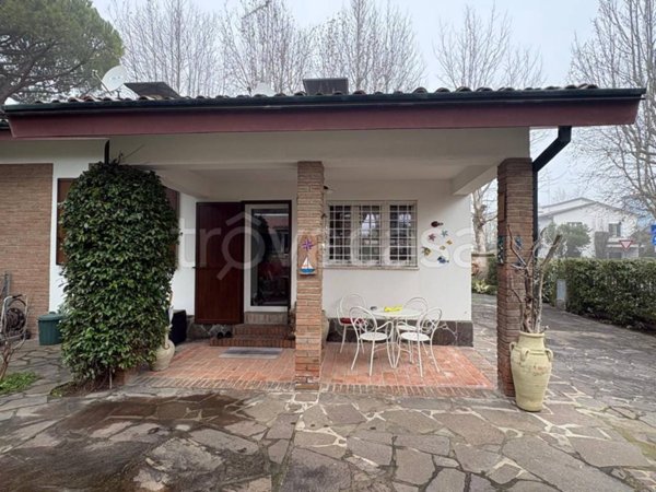 casa indipendente in vendita a Ravenna in zona Marina di Ravenna
