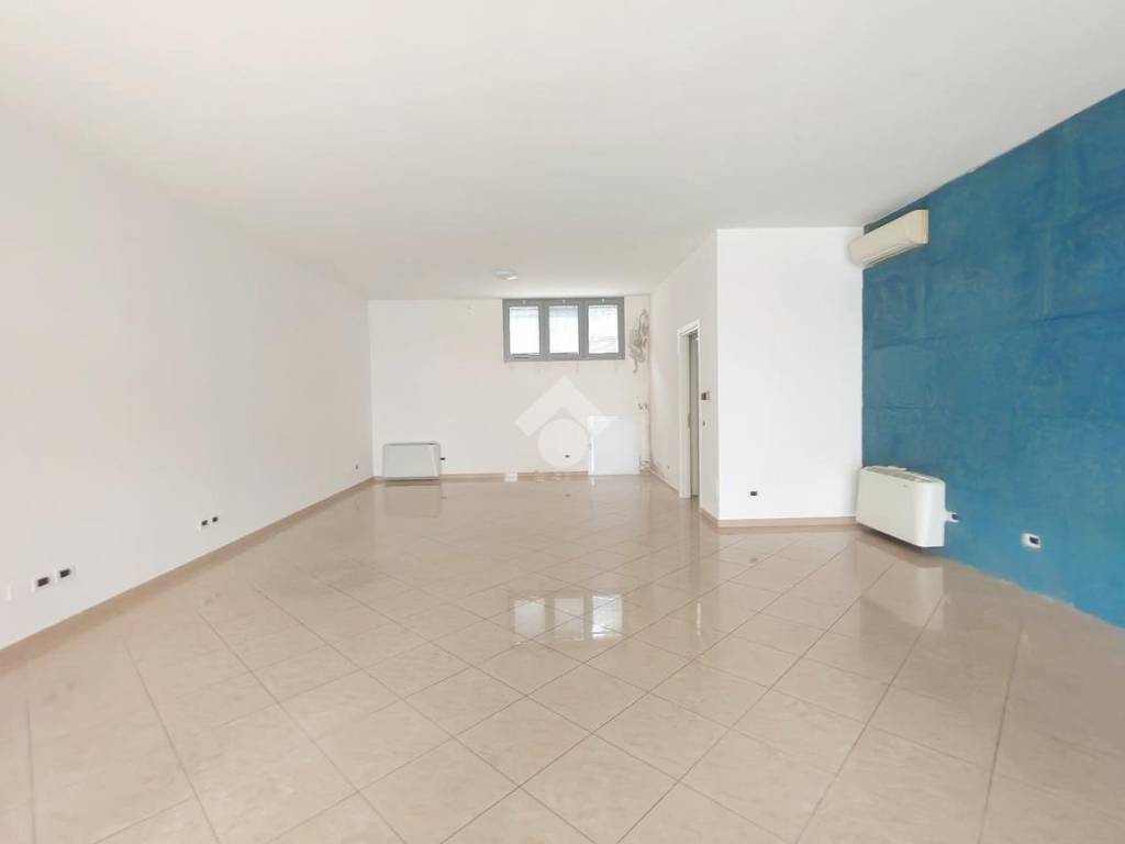 negozio in vendita a Ravenna