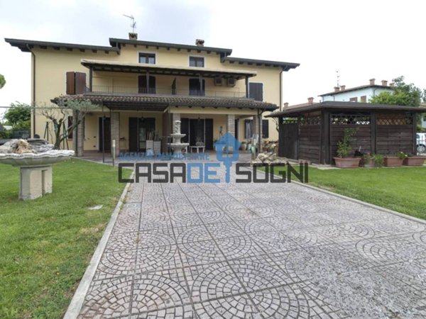 casa indipendente in vendita a Ravenna in zona Ponte Nuovo