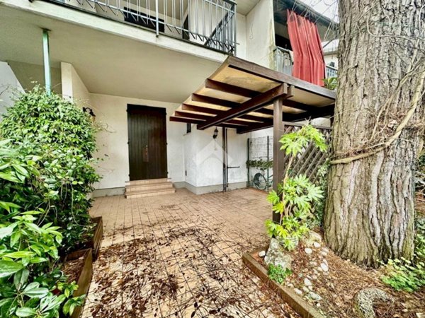 casa indipendente in vendita a Ravenna in zona Punta Marina Terme