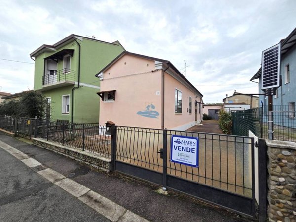 casa indipendente in vendita a Ravenna in zona Savarna / Conventello