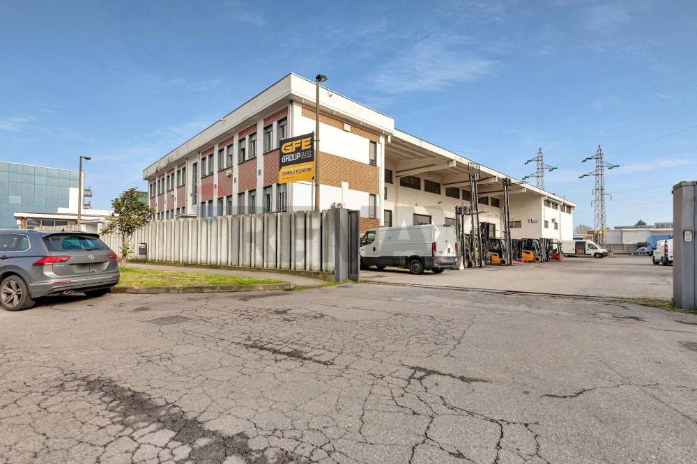 locale commerciale in vendita a Ravenna