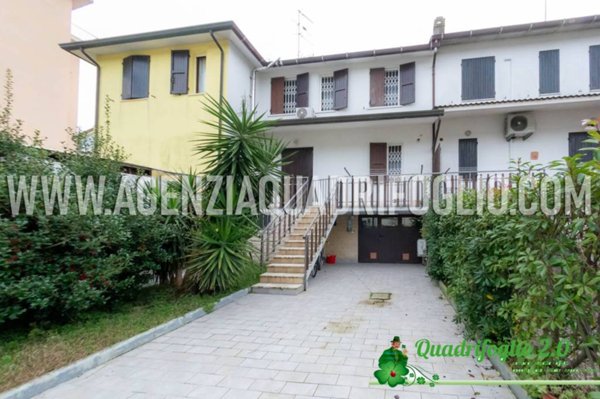 casa indipendente in vendita a Ravenna in zona Lido Adriano