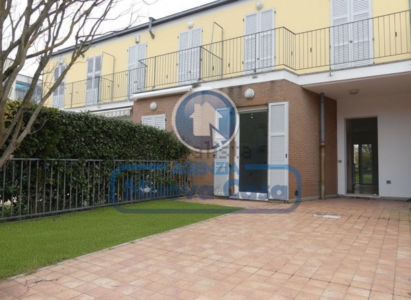 casa indipendente in vendita a Ravenna