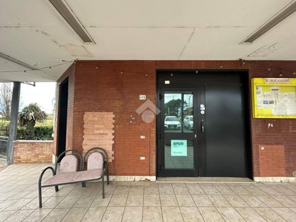 negozio in vendita a Ravenna in zona Fosso Ghiaia