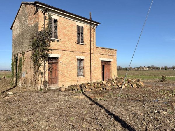 casa indipendente in vendita a Ravenna in zona San Pietro in Vincoli