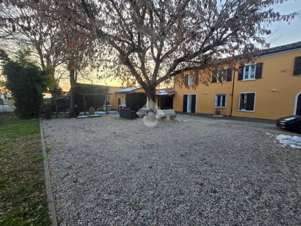 casa indipendente in vendita a Ravenna in zona Ragone