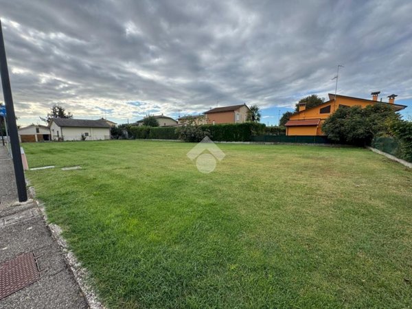 casa indipendente in vendita a Ravenna in zona Savarna / Conventello