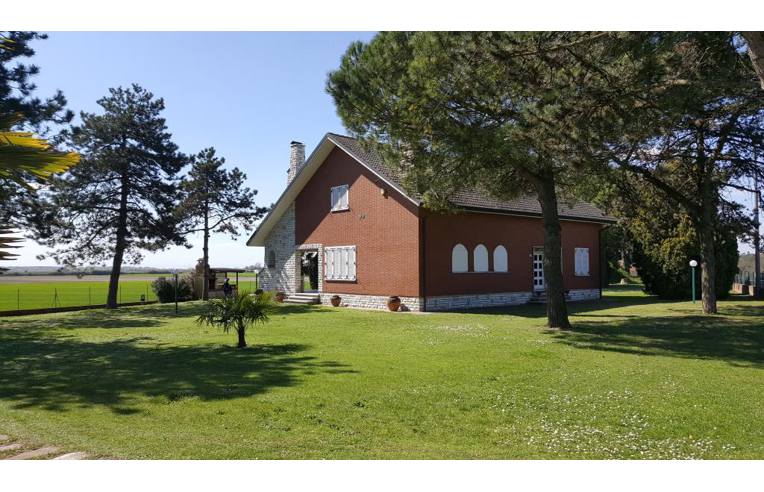 casa indipendente in vendita a Ravenna in zona Mandriole