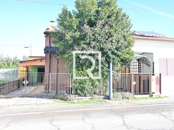 casa indipendente in vendita a Ravenna in zona Camerlona