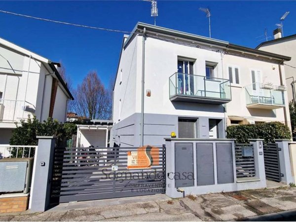 casa indipendente in vendita a Ravenna