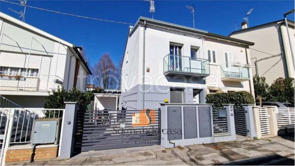 casa indipendente in vendita a Ravenna in zona Classe