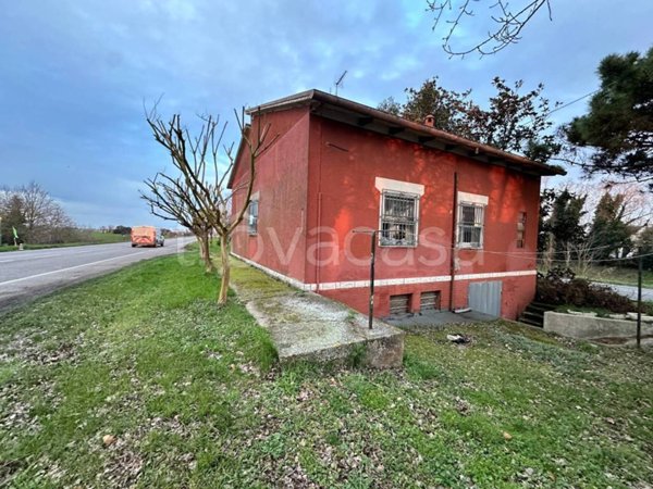 casa indipendente in vendita a Ravenna in zona Sant'Alberto
