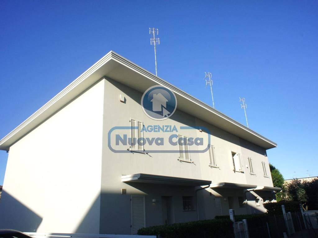 casa indipendente in vendita a Ravenna in zona Mezzano