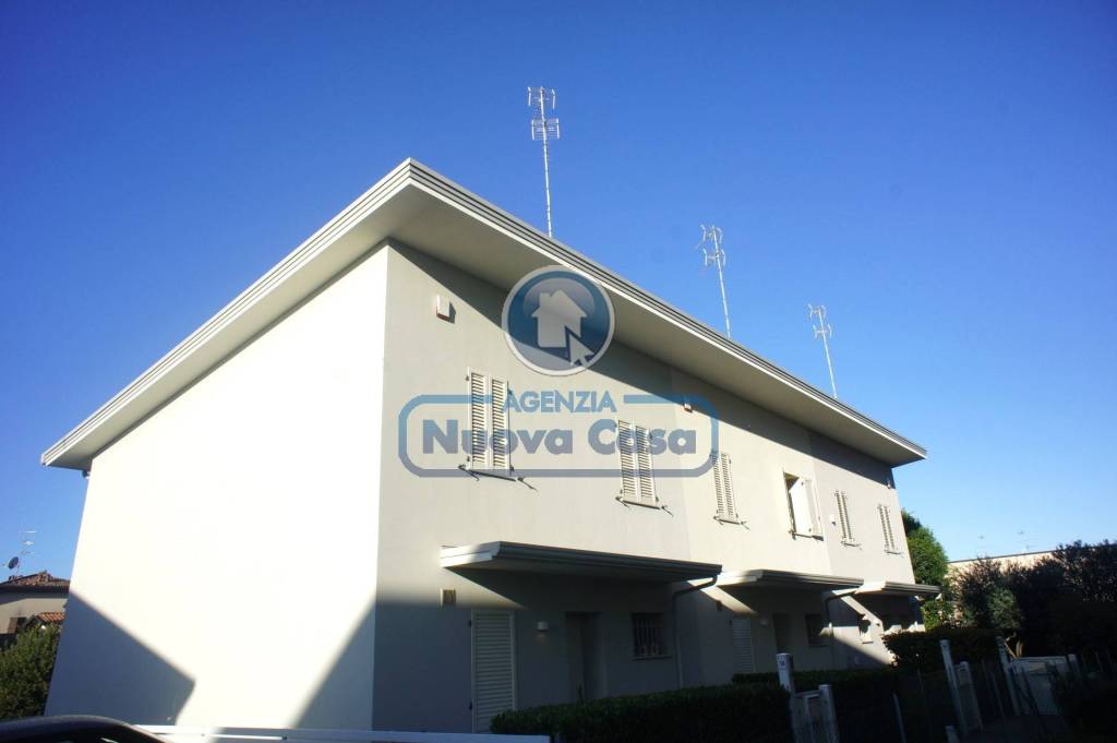 casa indipendente in vendita a Ravenna in zona Mezzano