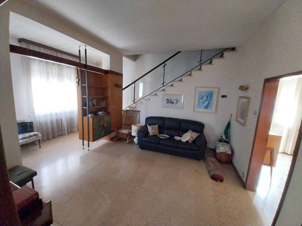 casa indipendente in vendita a Ravenna