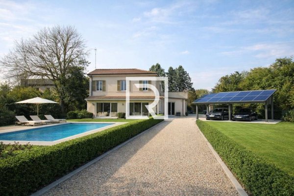 casa indipendente in vendita a Ravenna