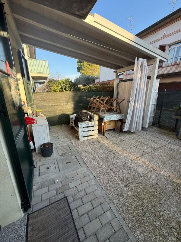 casa indipendente in vendita a Ravenna in zona Ammonite