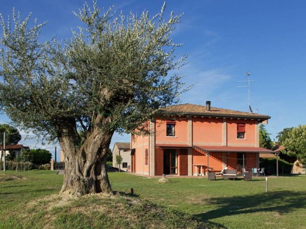 casa indipendente in vendita a Ravenna in zona Ragone