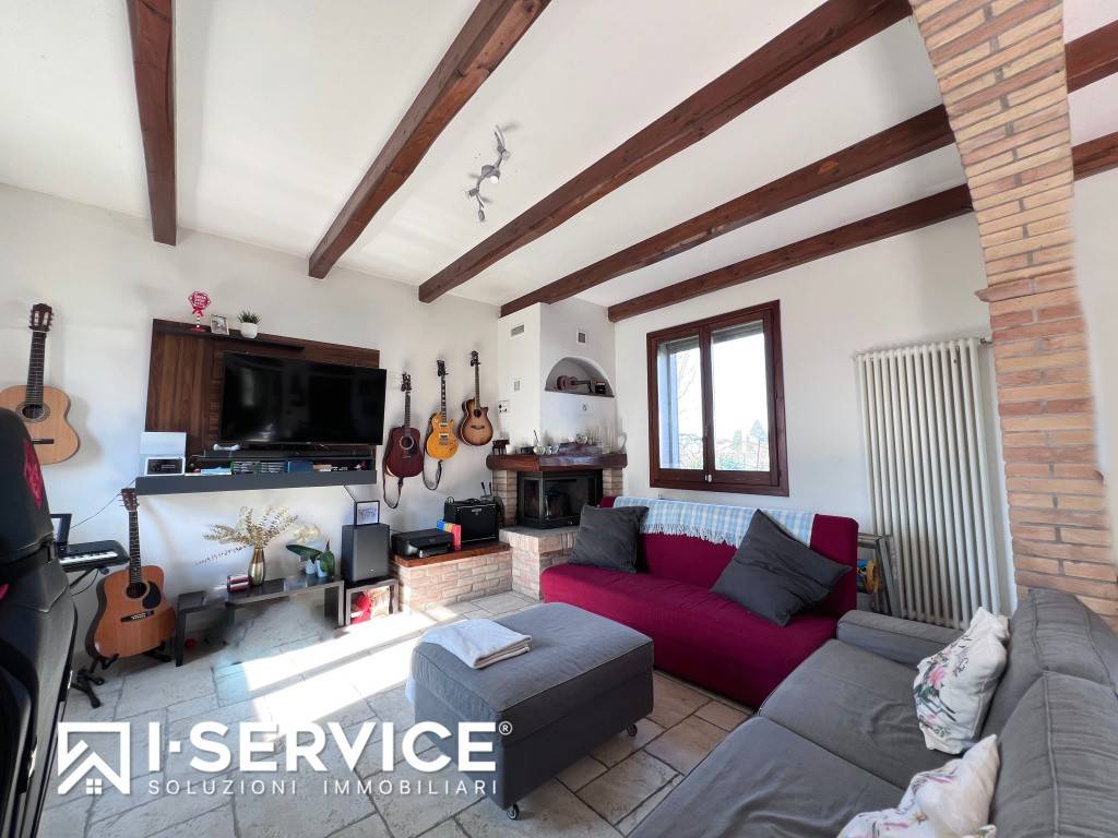casa indipendente in vendita a Ravenna in zona Castiglione di Ravenna