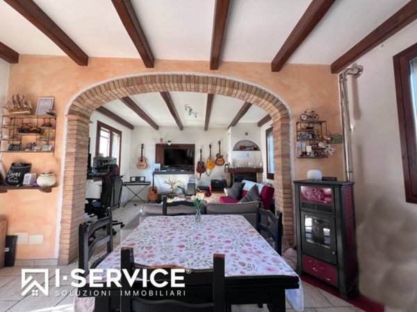 casa indipendente in vendita a Ravenna in zona Castiglione di Ravenna