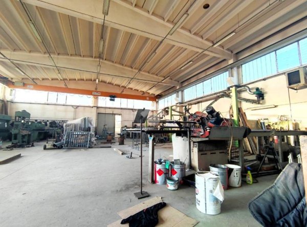 locale commerciale in vendita a Ravenna in zona Roncalceci